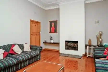 Living room before renovation